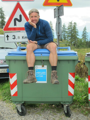 Typischer Anhalter in den Dolomiten